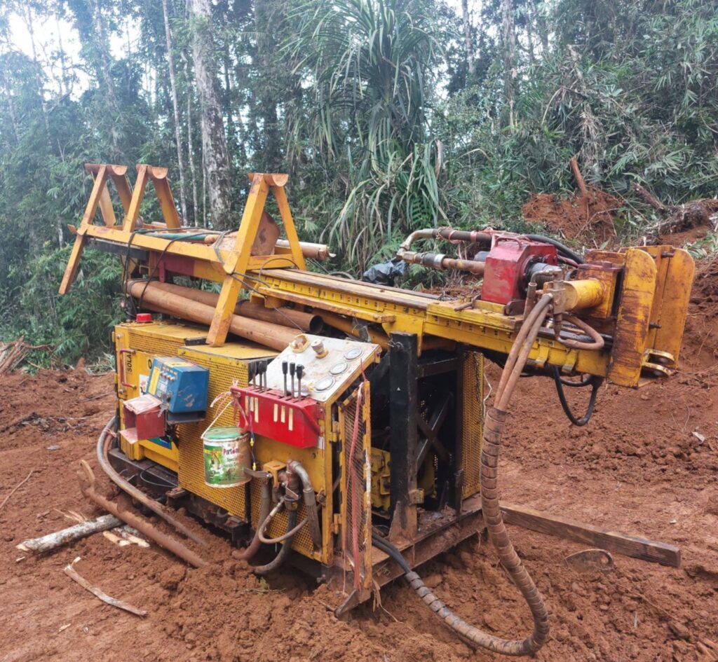 “Rig bor untuk drilling geoteknik di Sulawesi”