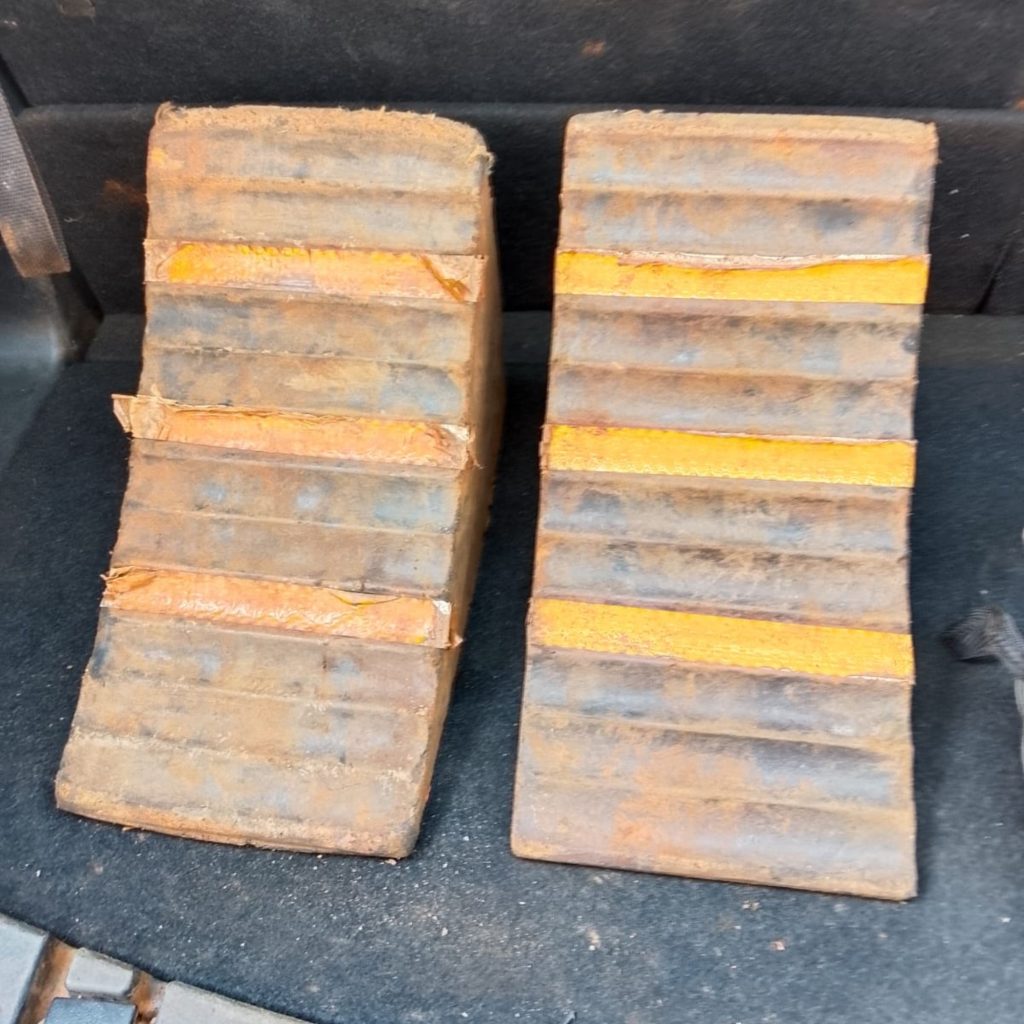 Wheelchock besi untuk rig drilling dan pengeboran geoteknik di Sulawesi dan Jakarta