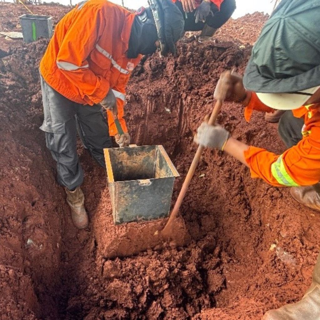 Box sampling dalam pekerjaan drilling dan pengeboran geoteknik di Sulawesi dan Jakarta