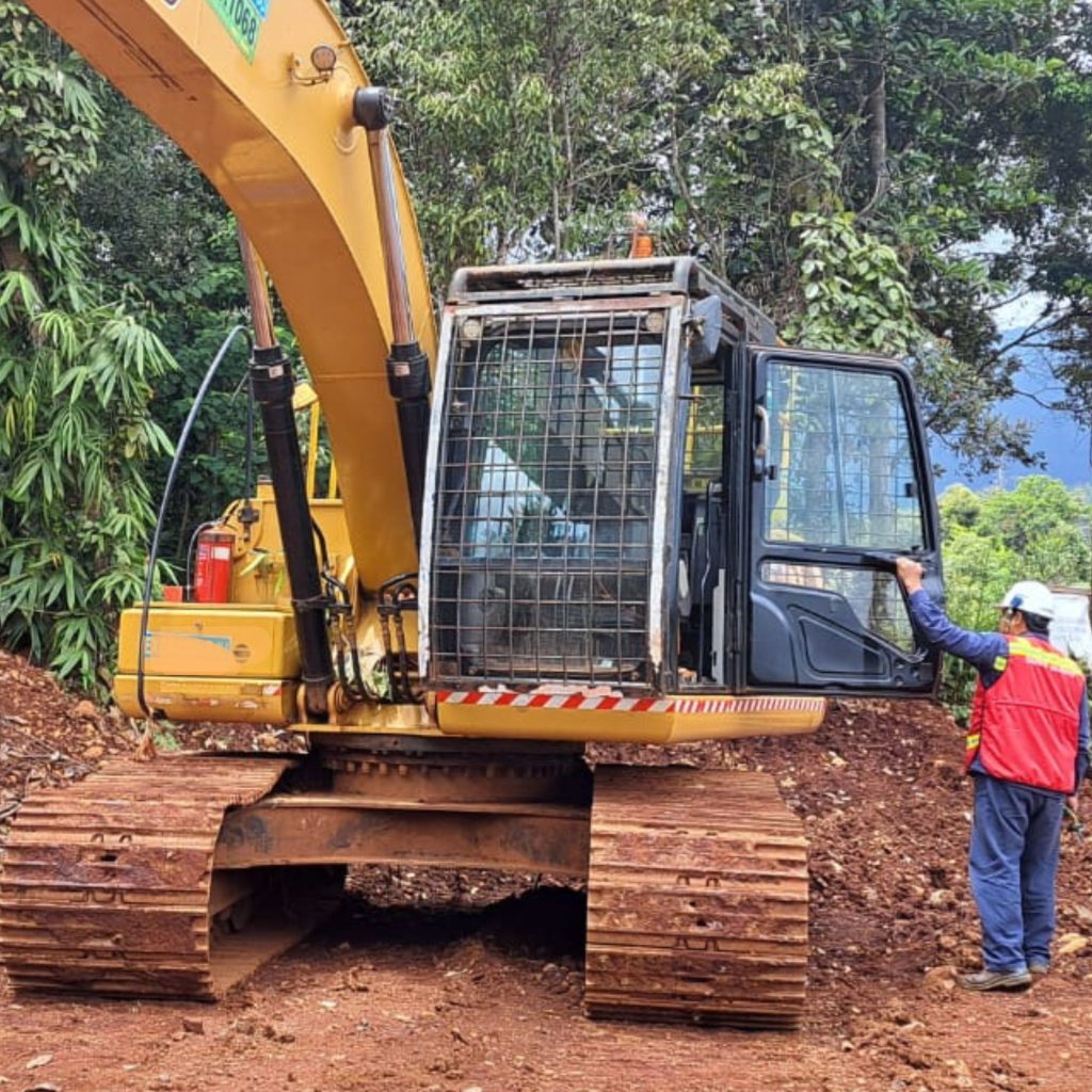 PM check excavator untuk pekerjaan drilling pengeboran geoteknik di Sulawesi dan Jakarta