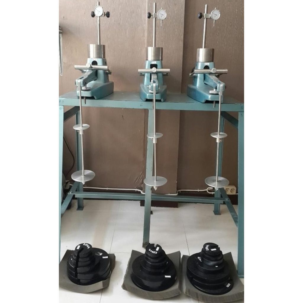 Alat uji oedometer untuk analisis konsolidasi tanah dalam pekerjaan drilling dan pengeboran geoteknik di Sulawesi dan Jakarta