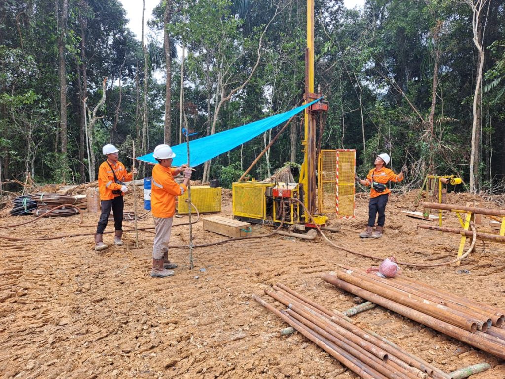 Drilling geoteknik pengeboran borehole di Sulawesi dan Jakarta dengan kondisi air tanah