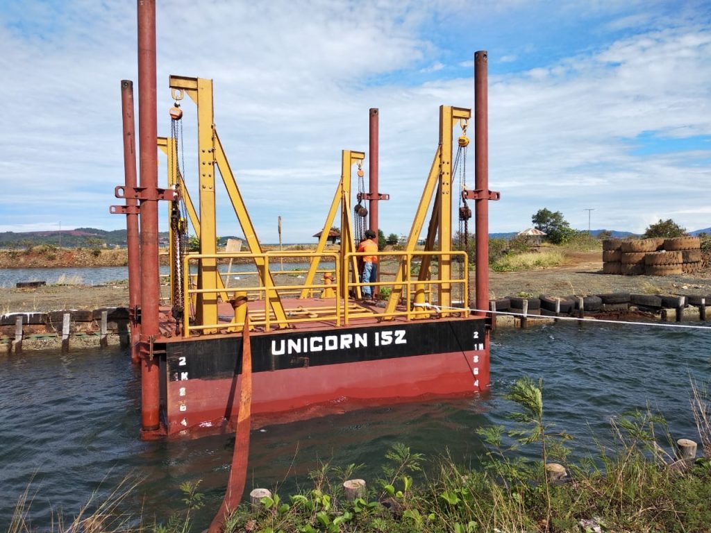 Jack-up ponton untuk soil investigation Sulawesi pada proyek pelabuhan, smelter, dan kawasan industri