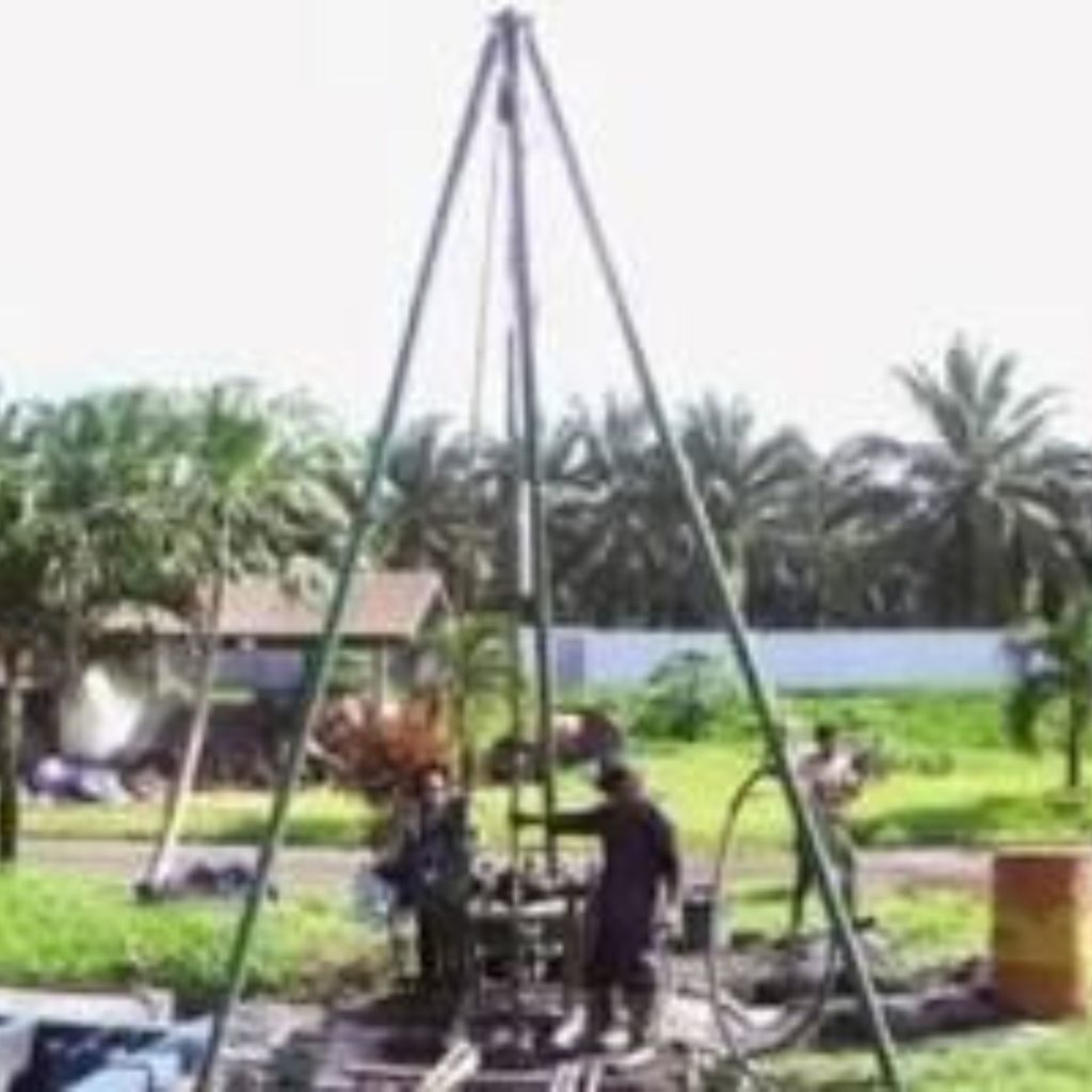 Kegiatan Soil Investigation Jakarta menggunakan pengeboran geoteknik untuk investigasi tanah proyek apartemen dan hunian vertikal