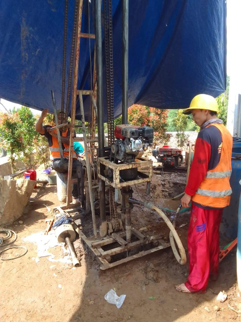 Aktivitas core drilling dan soil investigation untuk Detail Engineering Design pada proyek konstruksi di Sulawesi