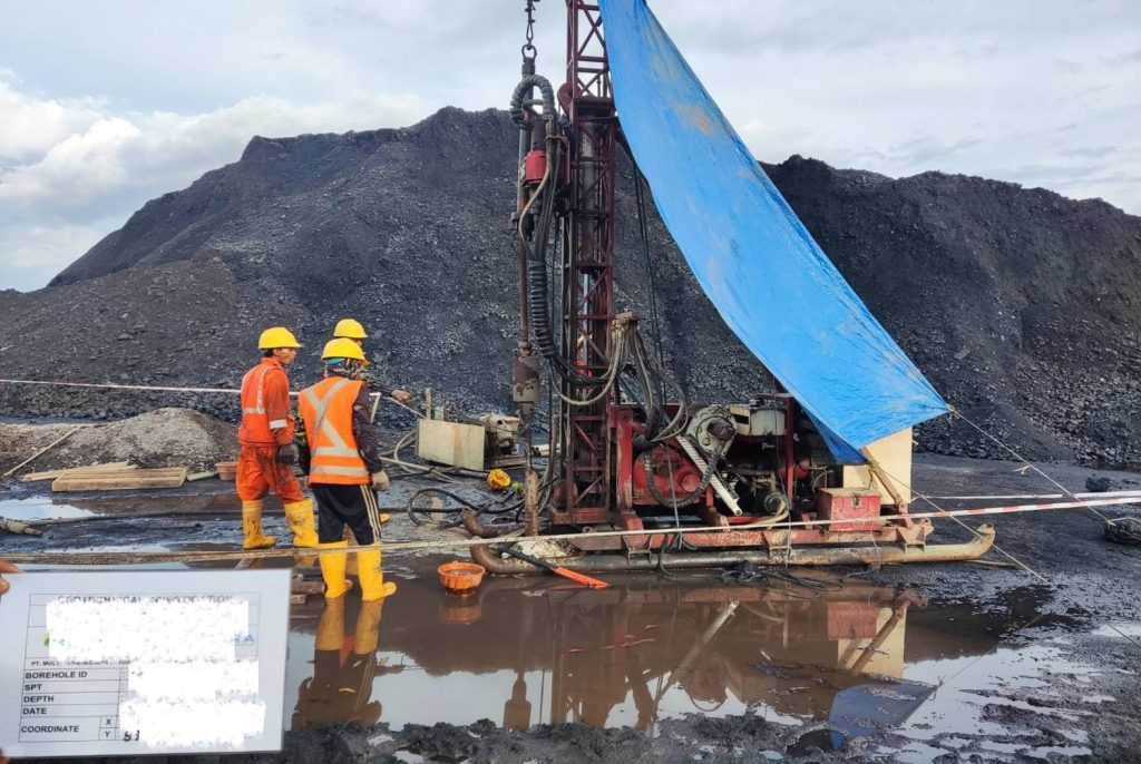 Drilling Geoteknik untuk Heavy Industry pada proyek pertambangan dan smelter di Sulawesi menggunakan rig borehole investigation