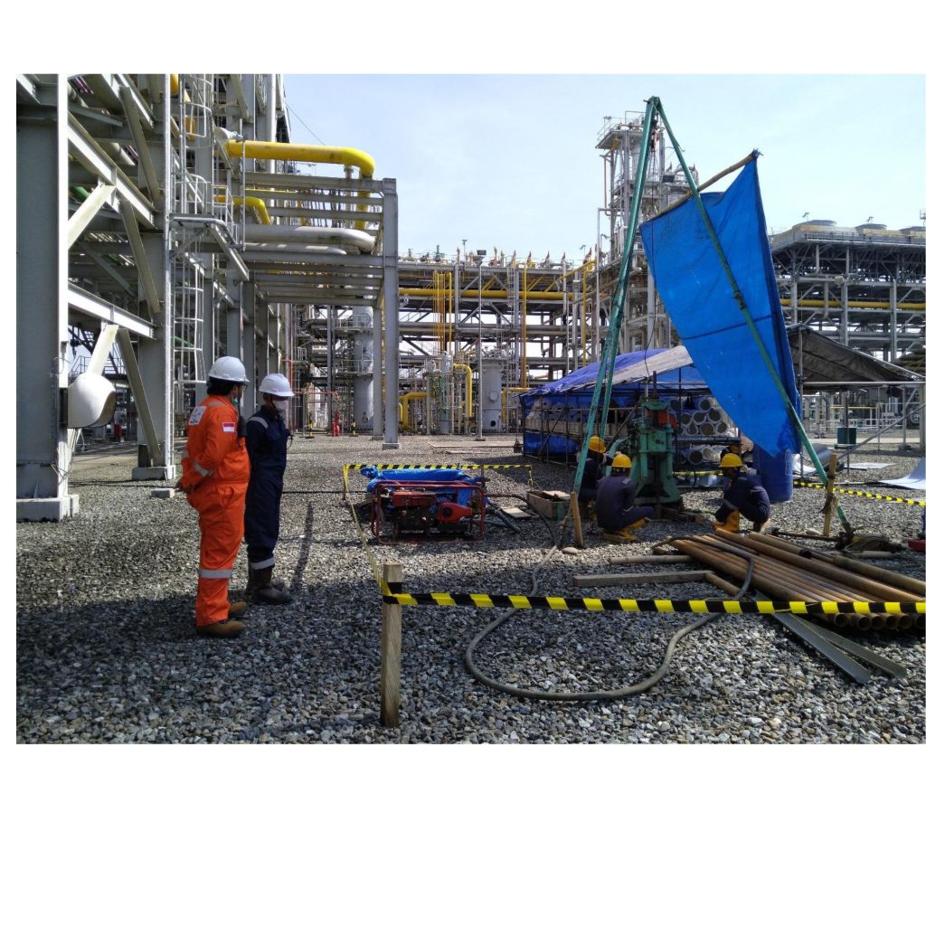 Geotechnical Drilling untuk Kawasan Industri Terpadu di Sulawesi menggunakan rig borehole sebagai bagian dari jasa soil investigation.
